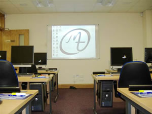 IT/Computer Room Hire in Belfast City Centre (Opposite Europa Hotel) - Call now to book